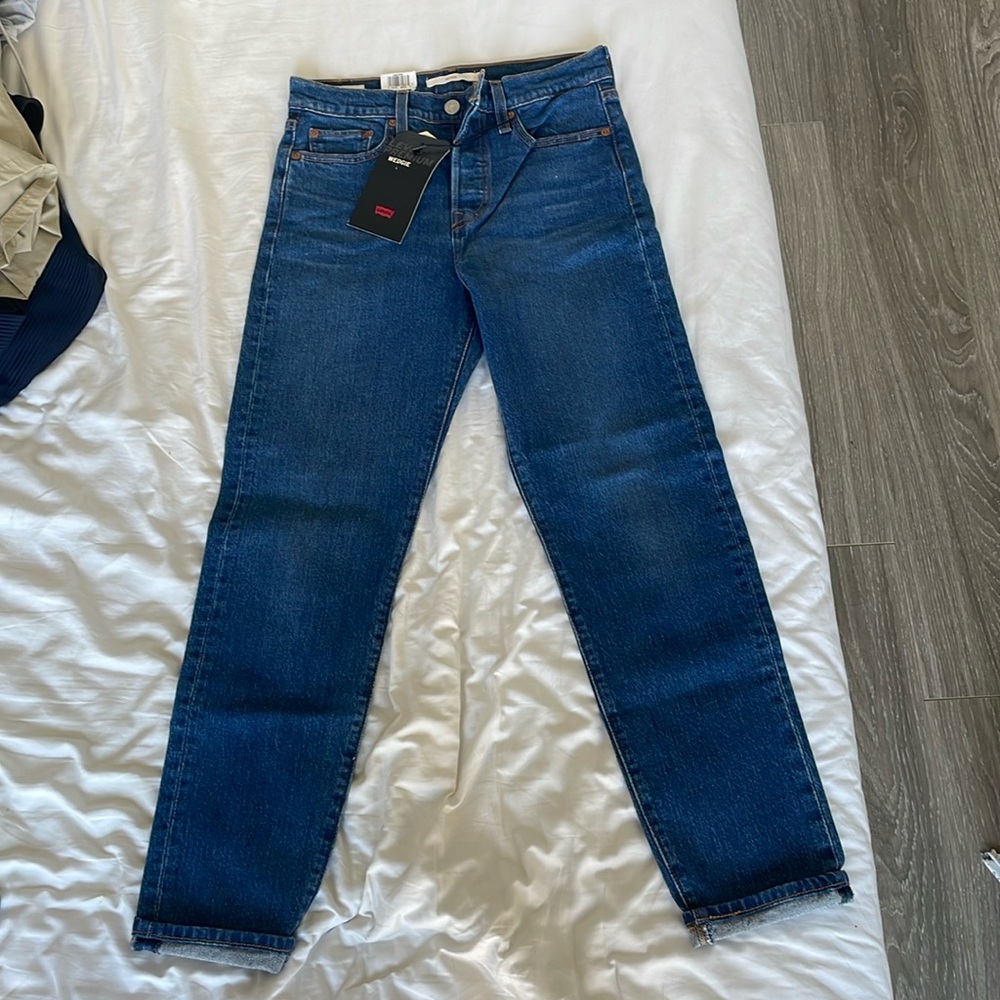 NWT Levi’s Wedgie High Rise Tapered Leg Jean Size 26